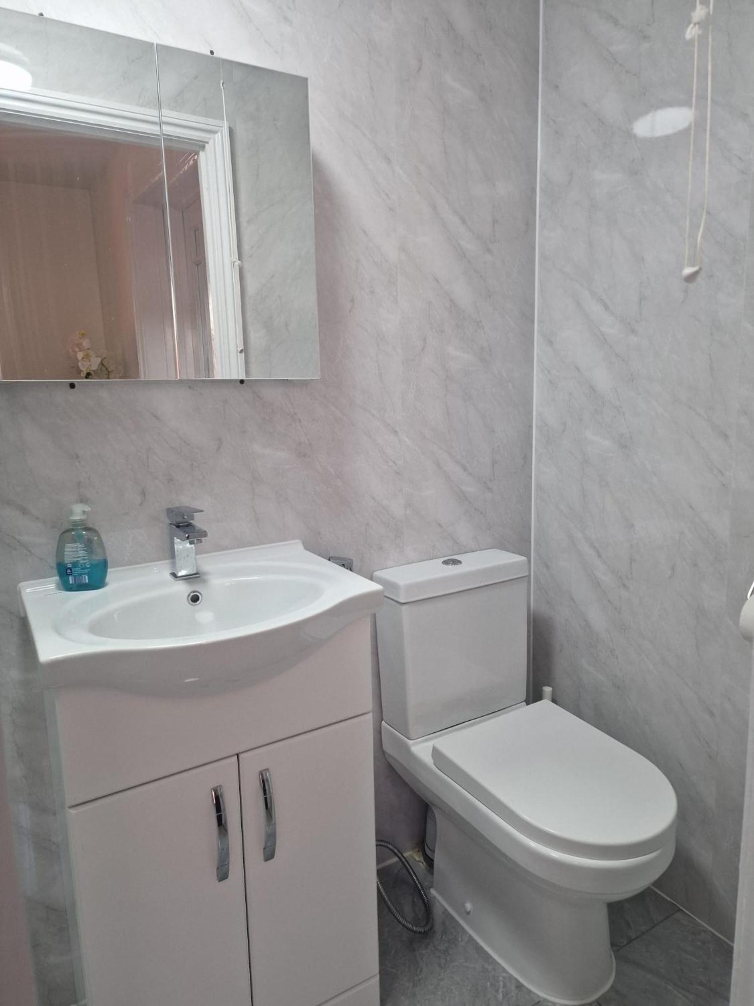 Studio Flat On Straight Road, Harold Hill, Havering Exterior photo
